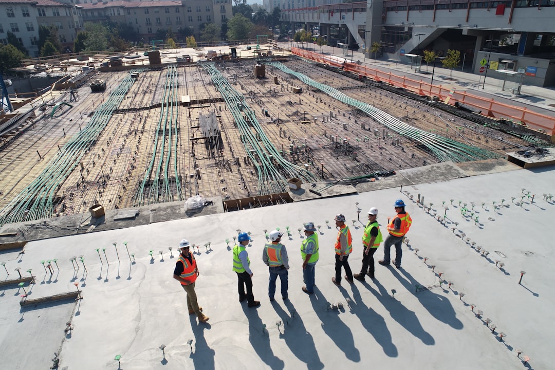 Como reduzir atrasos em obras usando tecnologia de TI