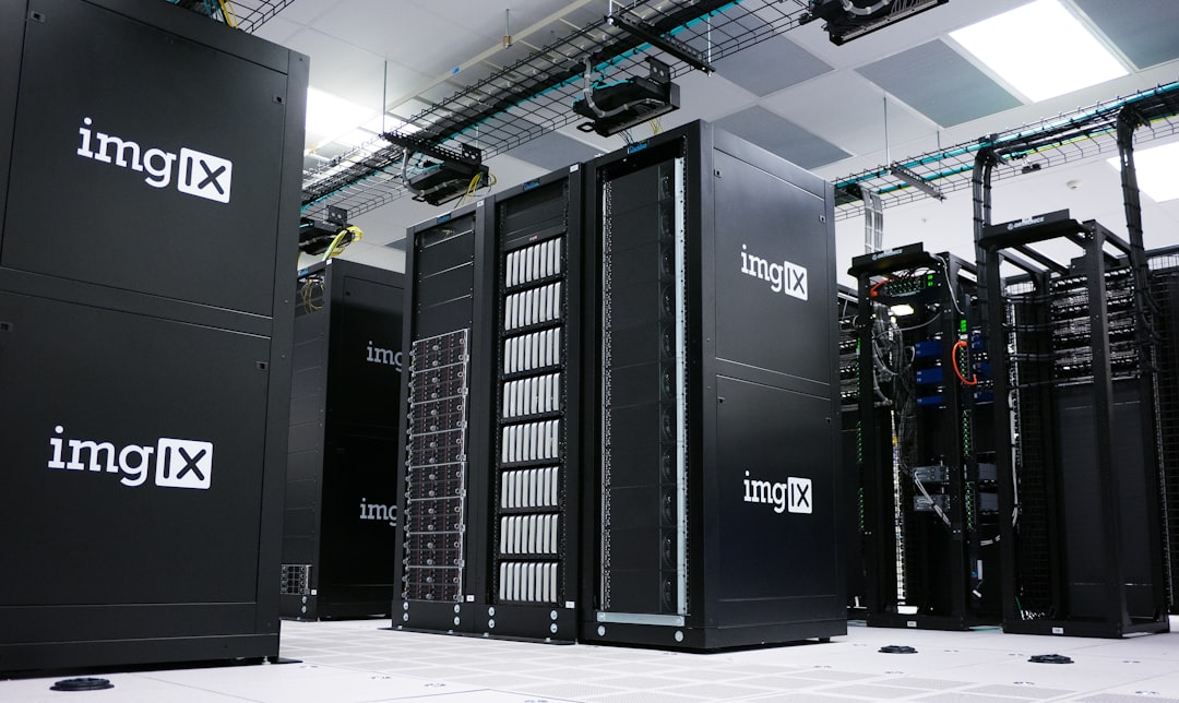 Nobreak para o rack: como evitar que a queda de energia derrube a rede da sua empresa em Porto Alegre