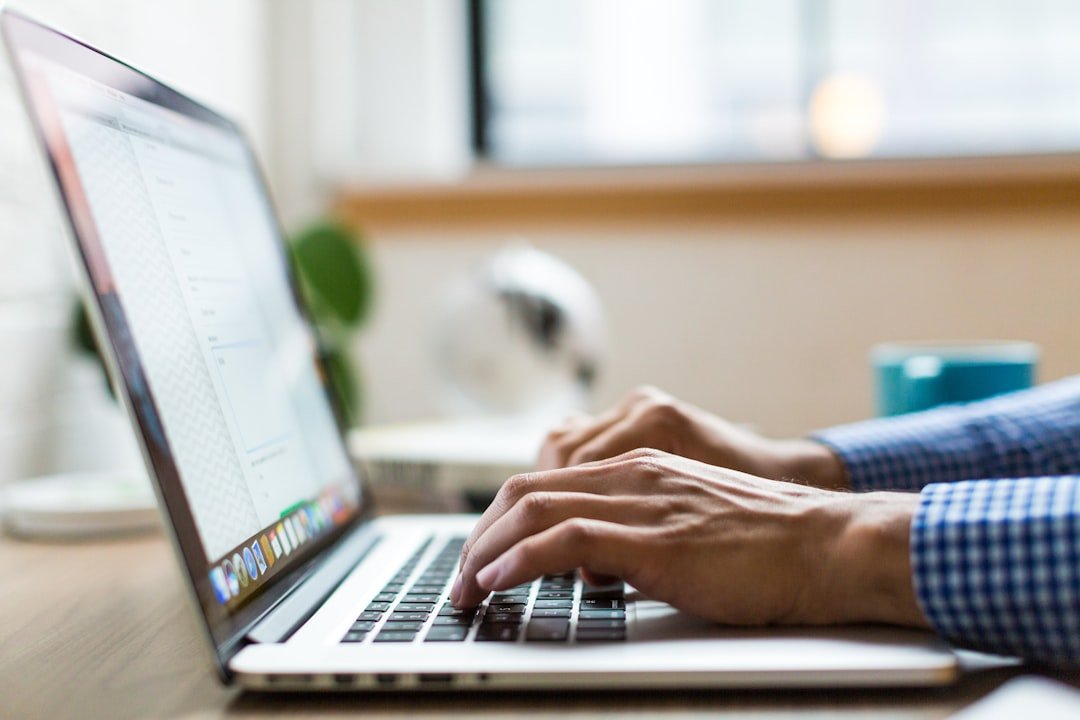 Só um computador com internet lenta? Veja a causa